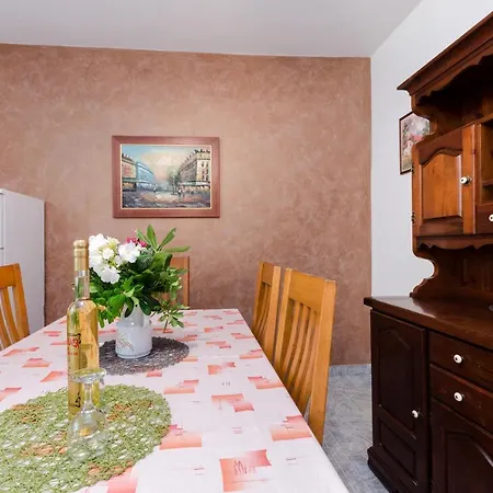 Drago Apartment