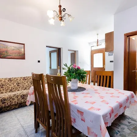 Apartment Drago *