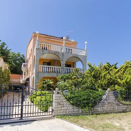 Apartment Drago Banjole